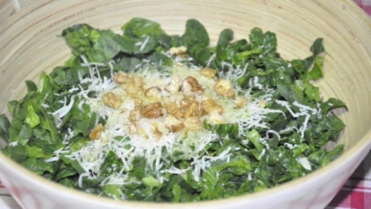 Cevizli Ispanak Salatası Tarifi