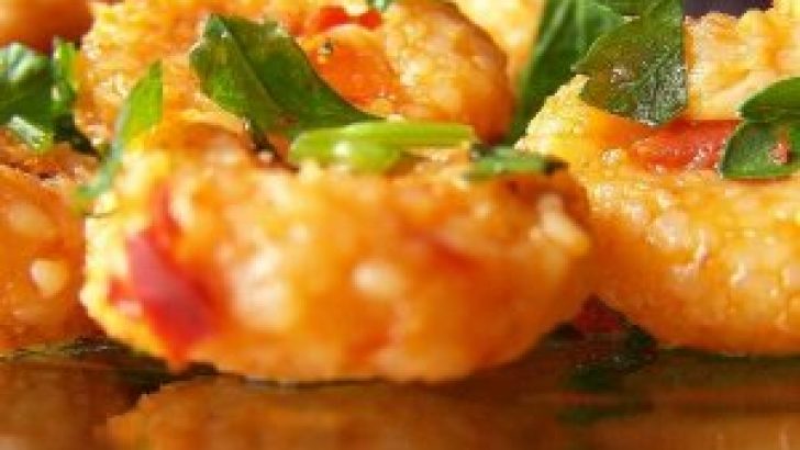 Ekmek Üstü Sarımsaklı Köfte Tarifi
