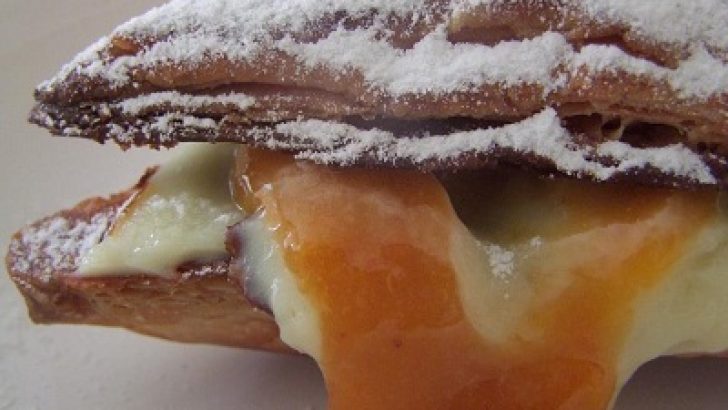 Kayısı Reçelli Puf Börek Tarifi