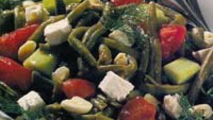 Peynirli Bezelyeli Börülce Salatası Tarifi
