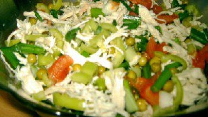 Kolay Tavuk Salatası Tarifi